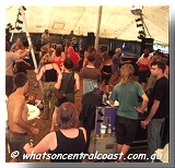 some of the crowd enjoying the Hat Fitz and Itchy show at The Peats Ridge Festival 2005 - Whats On image